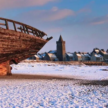 Haus Im Erdgeschoss In Strandnaehe By Interhome Feriehus
